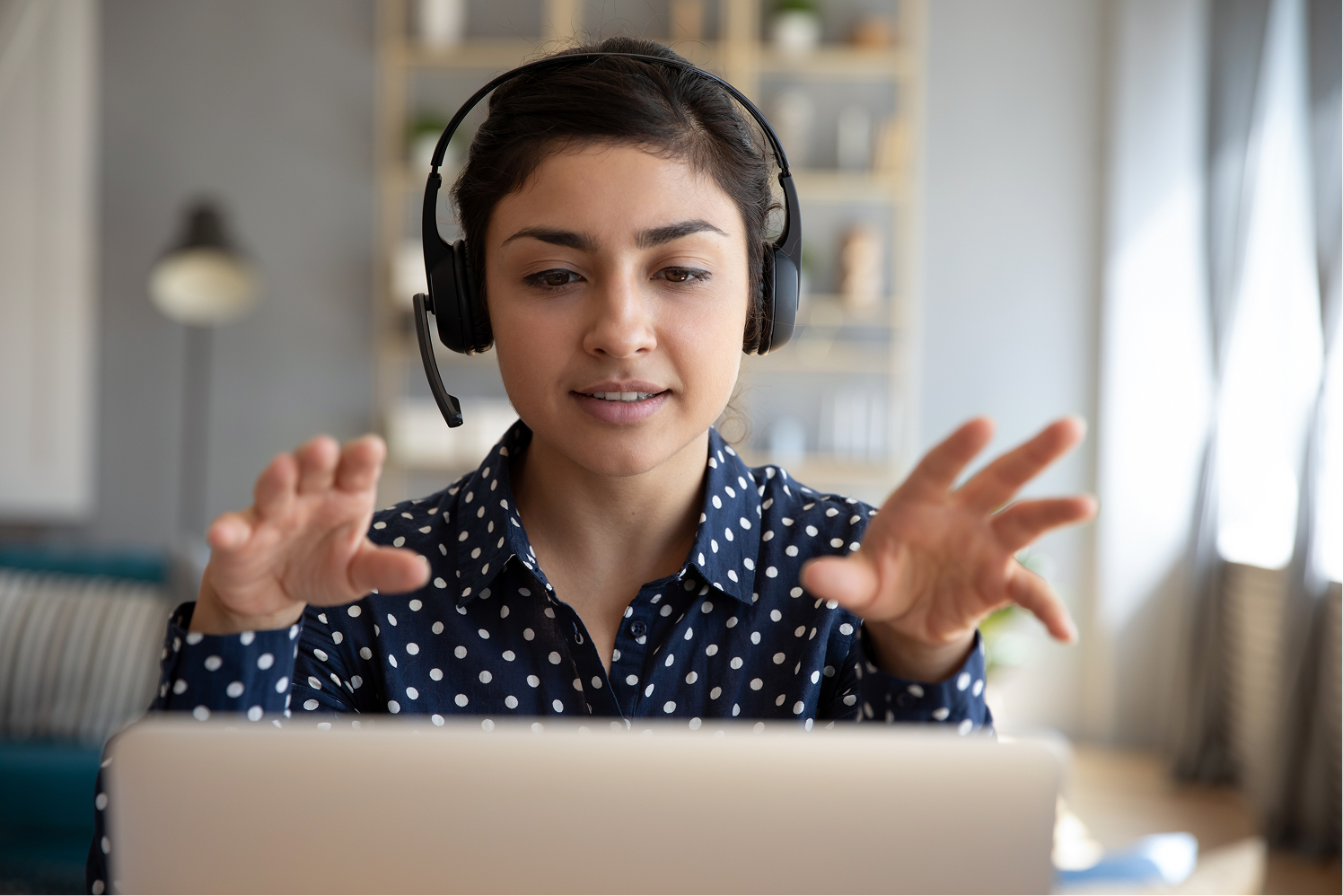 Interview Prep Coach giving a session online