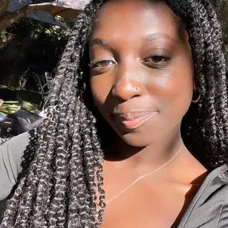 @liciugh / @liciasmedjournal TikTok & Instagram Pre-Med Social Media Influencer