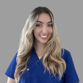 @mishadilma Instagram Pre-Med Social Media Influencer