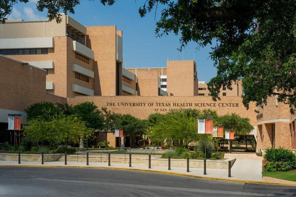 Front view of UT Health San Antonio